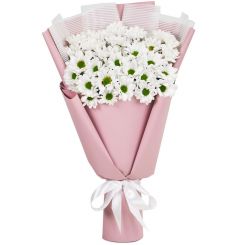 Bouquet of white chrysanthemums 