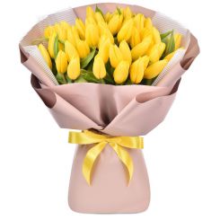 Yellow tulips in the bouquet 